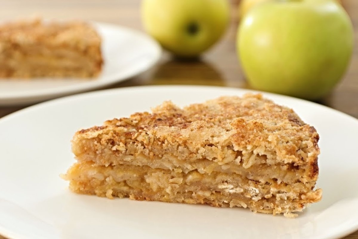 Apple Oatmeal Cake
